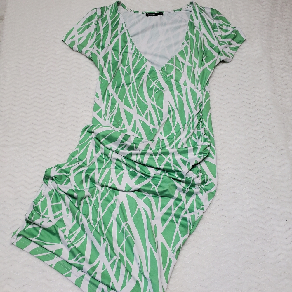 Patty Boutik Medium Meternity Dress Green V Neck Short Sleeve mama